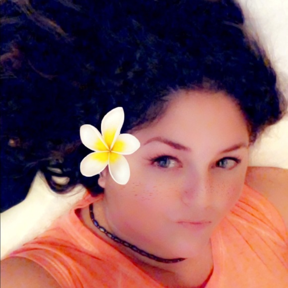 Meet your Posher, Elizabeth - Picture 2 of 7